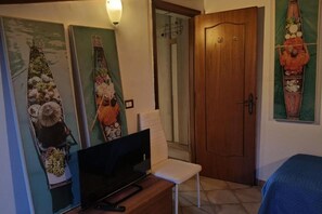 2 dormitoris, planxa i posts de planxar, wifi i roba de llit