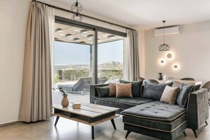 Villa (2 Bedrooms) | Interior