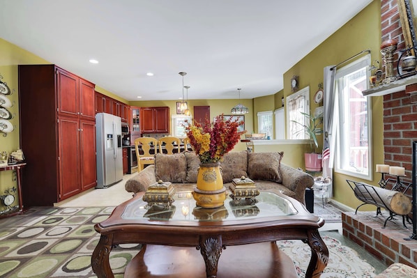 Smart TV, fireplace, offices