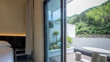 Superior Triple Room, Multiple Beds, Air conditioning, Hill View | Premium bedding, down duvets, individually decorated