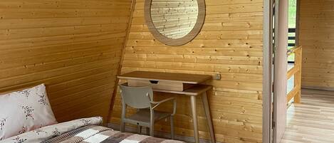 3 chambres, fer et planche à repasser, draps fournis