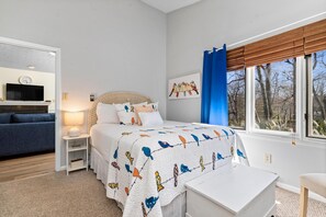 2 bedrooms, internet, bed sheets