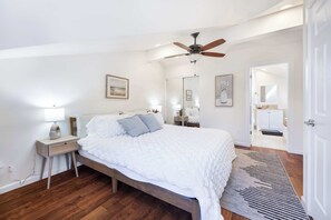 3 bedrooms, desk, iron/ironing board, WiFi