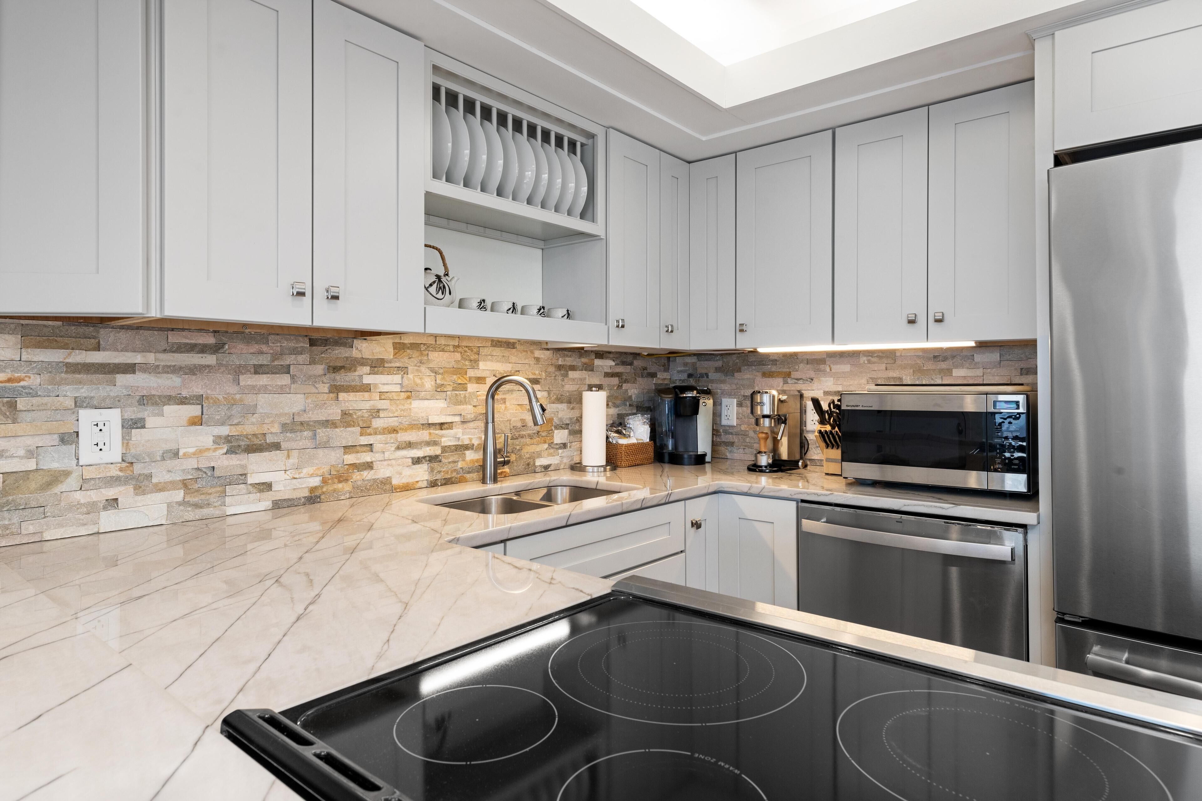 雪櫃、微波爐、焗爐、爐具