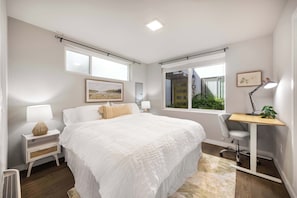 3 bedrooms, desk, iron/ironing board, WiFi