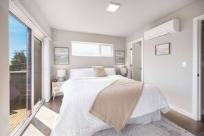 3 bedrooms, desk, iron/ironing board, WiFi - Eco-Friendly 3BR Retreat, UW & Hospital (Seattle)