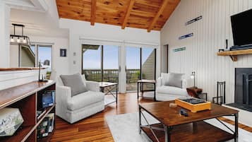 Televisie en een open haard