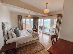 6 bedrooms, iron/ironing board, WiFi, bed sheets