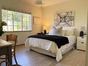 3 bedrooms, desk, iron/ironing board, WiFi