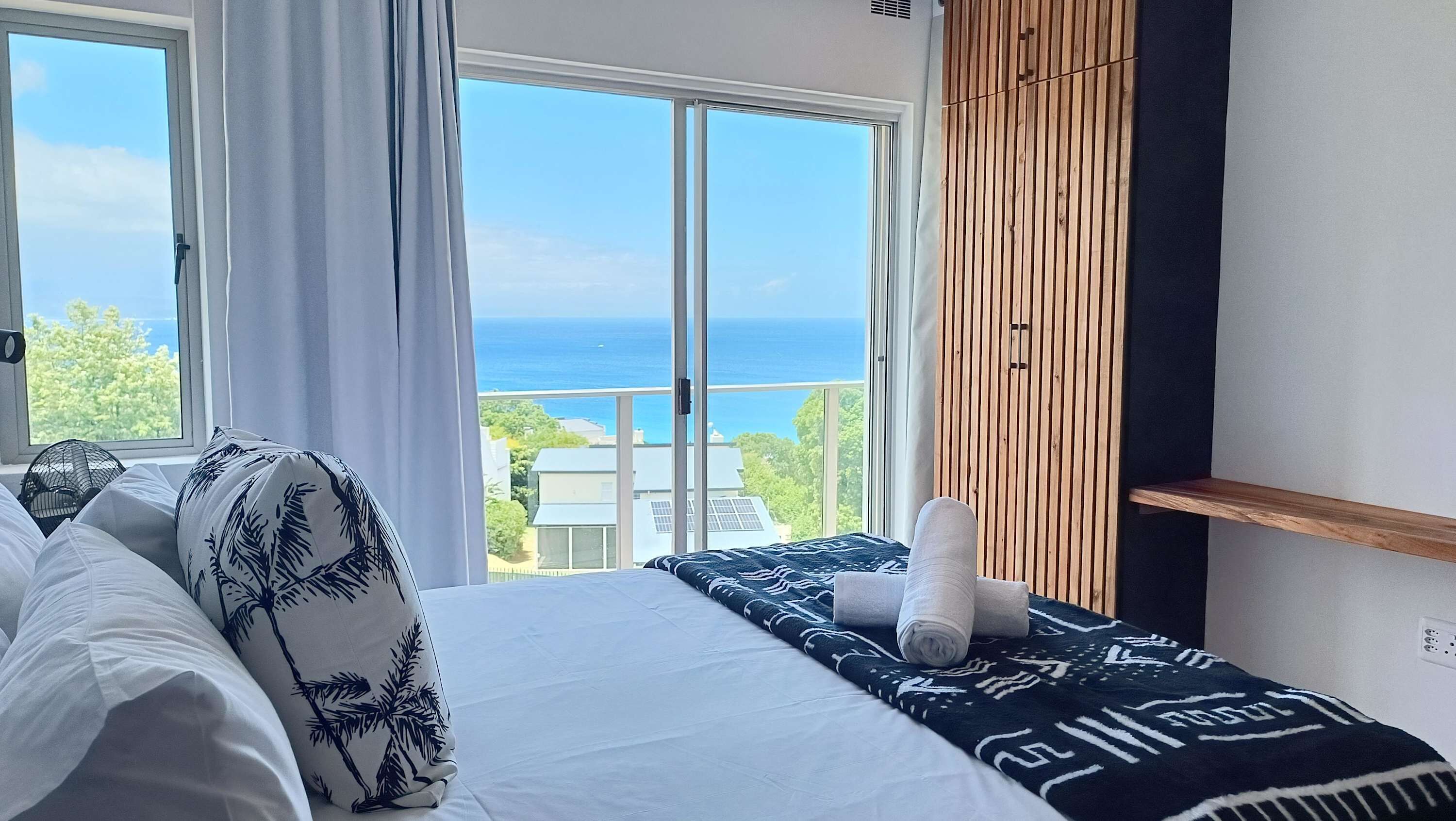 3 bedrooms, desk, iron/ironing board, WiFi