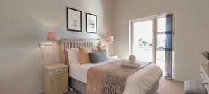 2 makuuhuonetta, silitysrauta/-lauta, Wi-Fi, vuodevaatteet