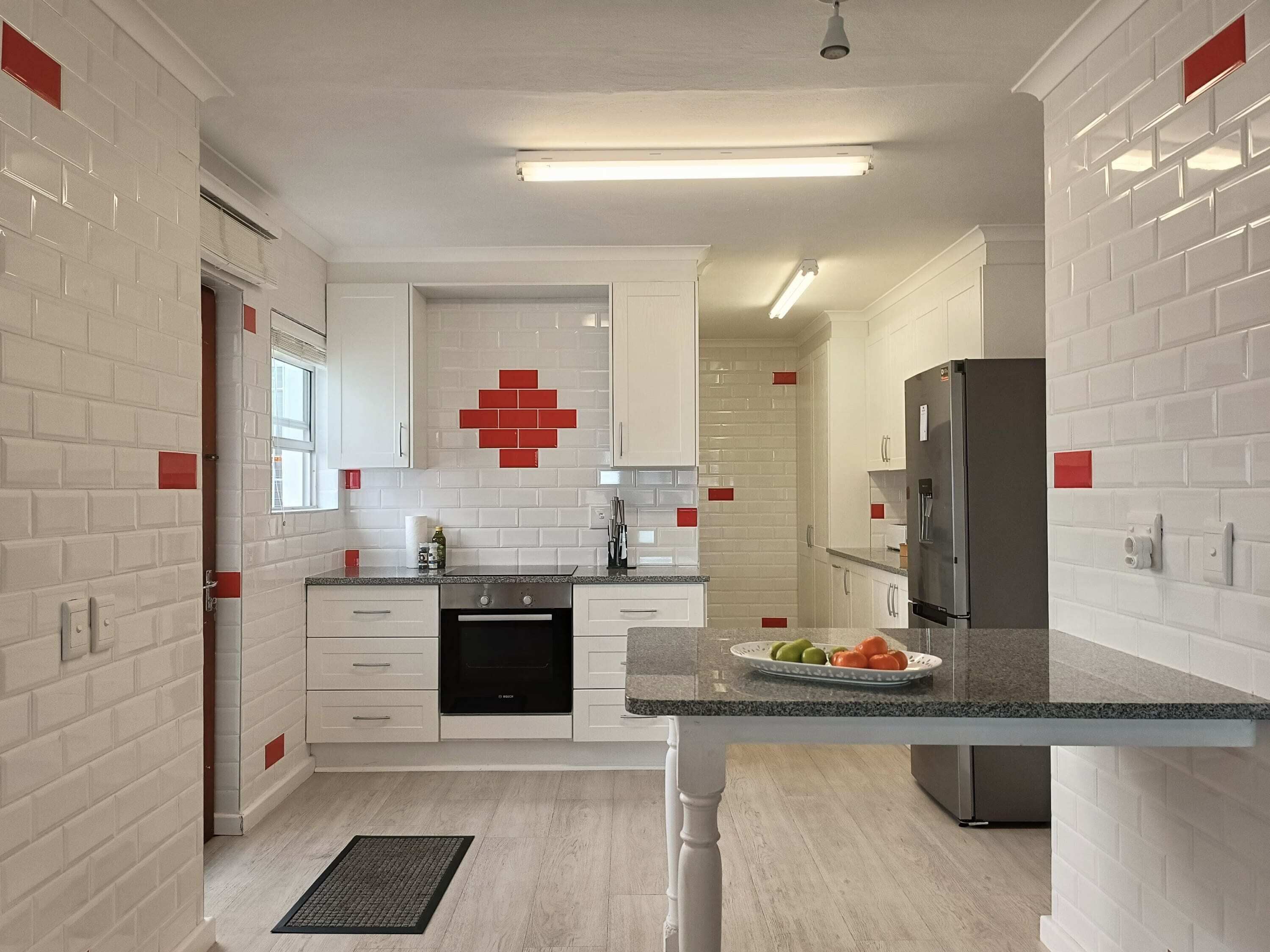 冰箱、微波炉、烤箱、炉灶