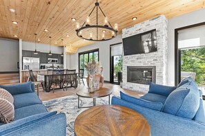 Televisión, chimenea, oficina