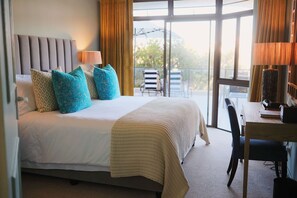 2 bedrooms, iron/ironing board, WiFi