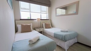 3 室のベッドルーム、デスク、アイロン / アイロン台、WiFi