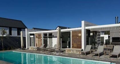 Boardwalk Hideaway 27 - Luxe 3BD w Pool