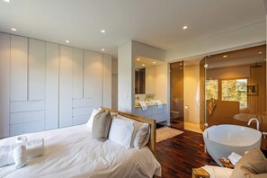 4 Schlafzimmer, Schreibtisch, Bügeleisen/Bügelbrett, WLAN