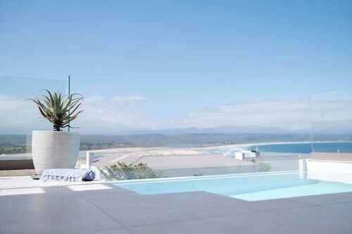 Lookout View | Luxury Villa Steps to Beach