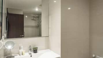 Apartment, Balcony | Bathroom