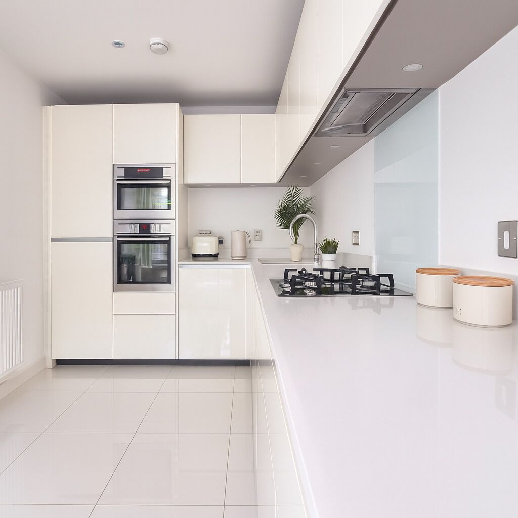 Apartment | Private kitchen | Fridge, microwave, oven, stovetop