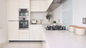 Apartment | Private kitchen | Fridge, microwave, oven, stovetop