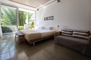 1 bedroom, desk, iron/ironing board, free WiFi