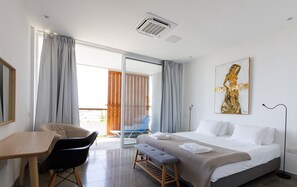 1 quarto, escrivaninha, ferros/tábuas de passar roupa, Wi-Fi de cortesia
