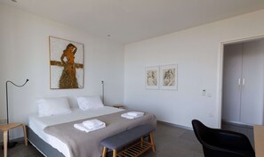 1 chambre, bureau, fer et planche à repasser, Wi-Fi gratuit