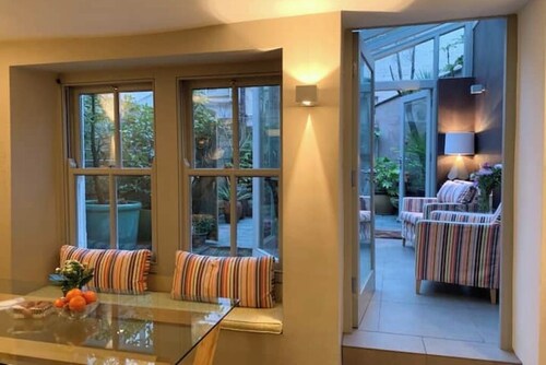 Charming 5* Georgian Townhouse + Sauna sleeps 6