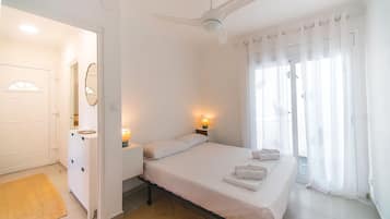 2 slaapkamers, een strijkplank/strijkijzer, gratis wifi, beddengoed