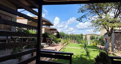 Emirishoi Cottages & Garden Bistro