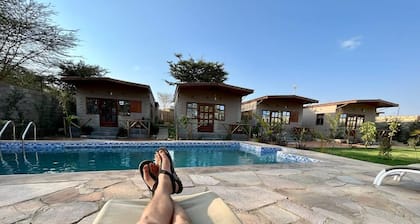 Emirishoi Cottages & Garden Bistro