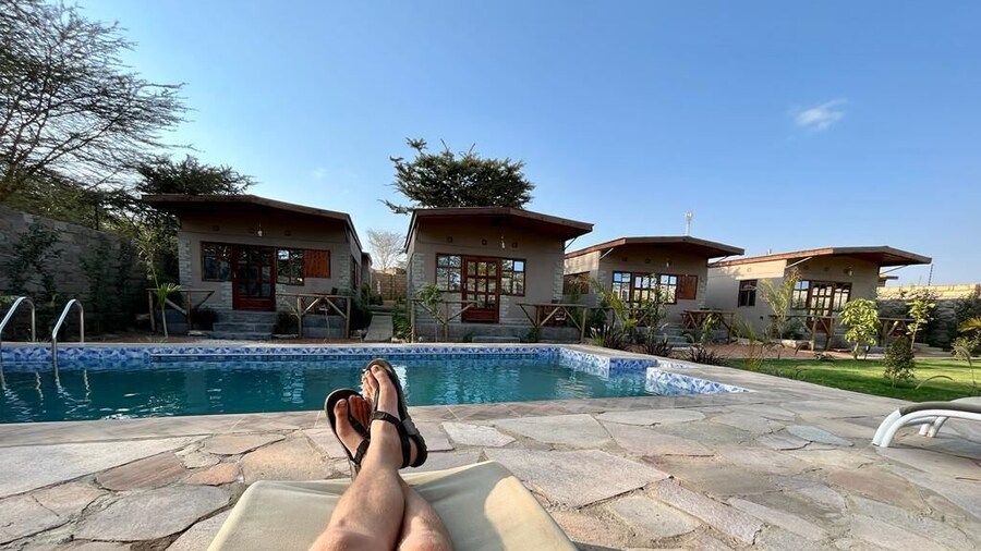 Emirishoi Cottages & Garden Bistro