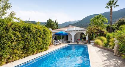 Holiday Home 'Villa Eden' with Mountain View, Wi-Fi and Air Conditioning