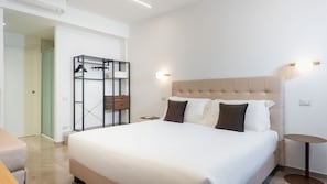 Habitación doble Deluxe, balcón | Sábanas de algodón egipcio, ropa de cama de alta calidad y edredón