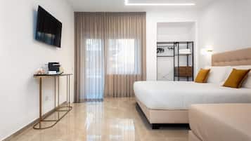 Habitación doble Deluxe, balcón | Sábanas de algodón egipcio, ropa de cama de alta calidad y edredón