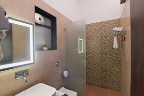 Habitació prèmium | Bany | Articles de tocador gratuïts, assecador de cabells, tovalloles i sabó