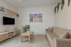 TV - Apartment 'Mendoza Loft Málaga' with Wi-Fi and Air Conditioning (Málaga)