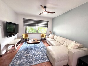 Smart TV, stereo, offices