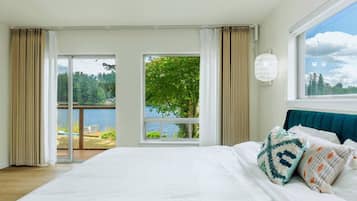 Tabla de planchar con plancha, wifi, ropa de cama