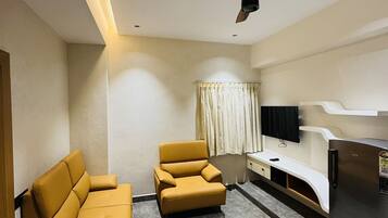 Deluxe Apartment, 1 Bedroom | Living area