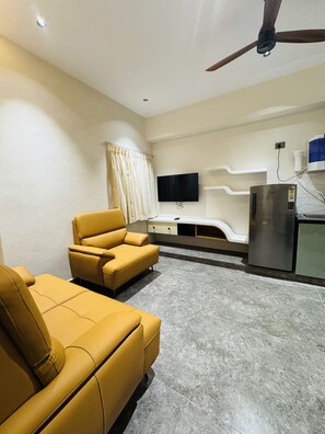Deluxe Apartment, 1 Bedroom | Living area