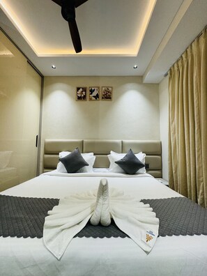 Deluxe Apartment, 1 Bedroom | In-room safe, desk, soundproofing, free WiFi