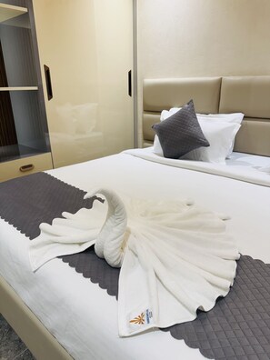 Deluxe Apartment, 1 Bedroom | In-room safe, desk, free WiFi