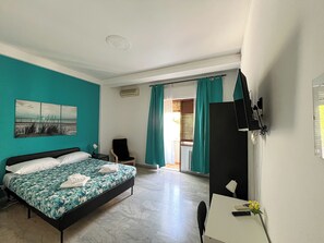 3 bedrooms, iron/ironing board, WiFi, bed sheets - Spacious 3 Bedrooms with Balcony AC Vatican St. Peter (Rome)
