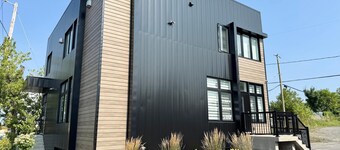 Lévis Center | New Studio with Queen Bed + A/C