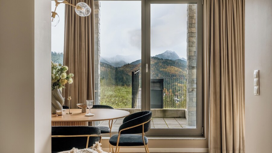 Landscape Cyrhla LoftAffair Collection