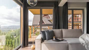 Klassiek appartement, balkon, uitzicht op bergen | Woonkamer | Smart-tv