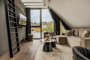 Grand Apartment | Living room | Smart TV