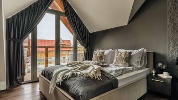 Individually decorated, individually furnished, desk, laptop workspace